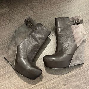JESSICA SIMPSON chocolate brown wedge booties size 6